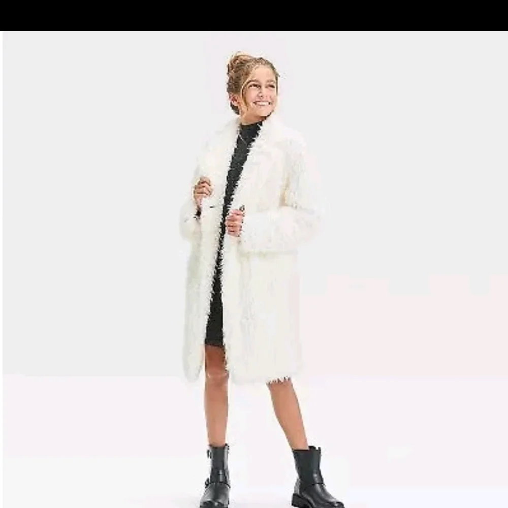 Art Class L(10-12) Girls. Long Faux Fur Ivory White Coat Jacket